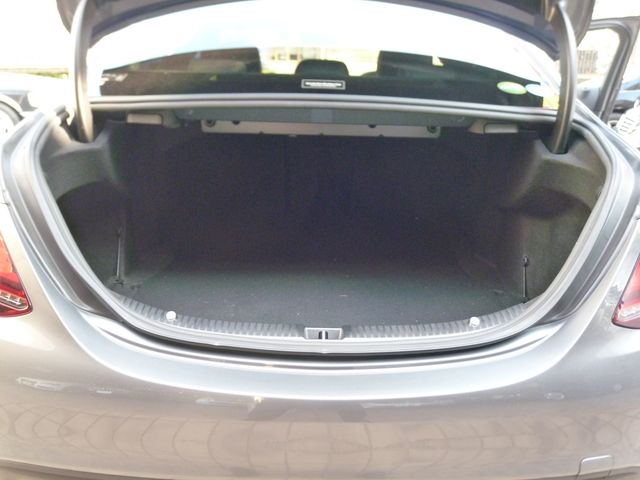 MERCEDES BENZ C CLAS 2018 Image 31