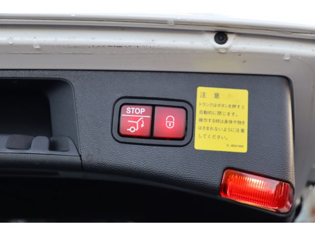 MERCEDES BENZ E CLAS 2014 Image 31