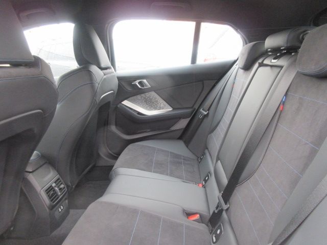BMW 1SERIES 2025 Image 31