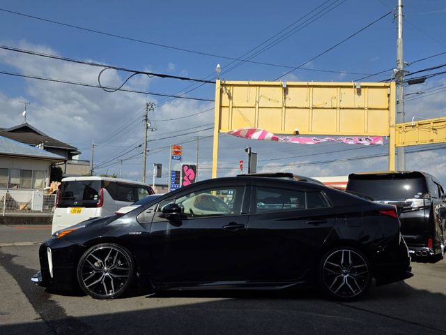 TOYOTA PRIUS 2019 Image 31