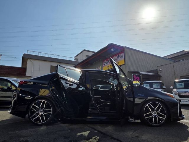 TOYOTA PRIUS 2019 Image 31