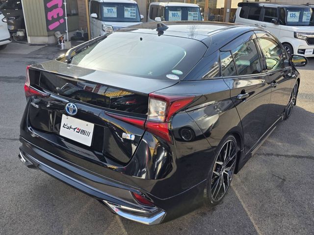 TOYOTA PRIUS 2019 Image 31