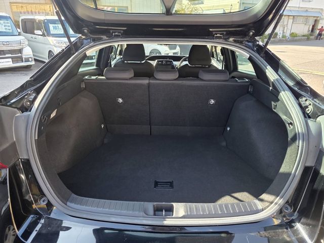 TOYOTA PRIUS 2019 Image 31