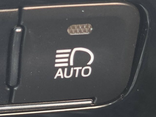 TOYOTA PRIUS 2019 Image 31