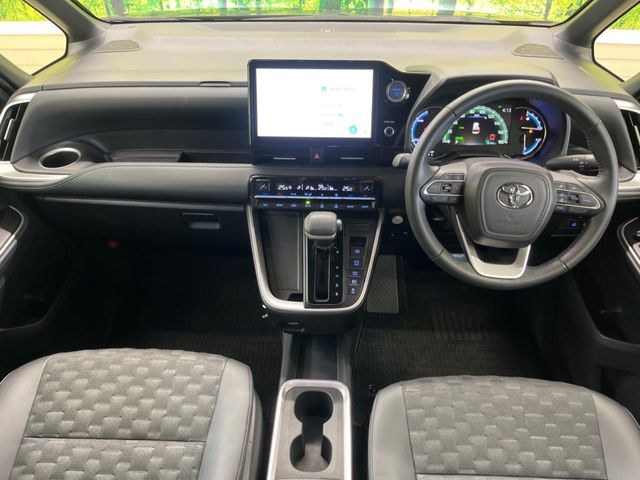 TOYOTA VOXY HYBRID 2023 Image 31