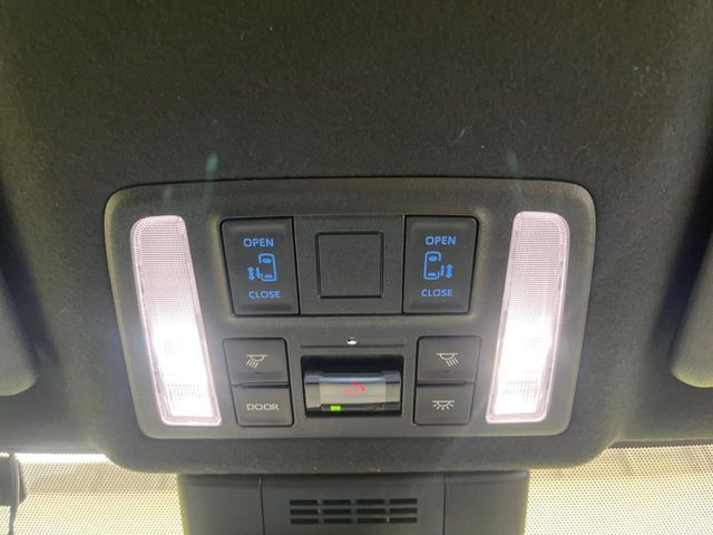 TOYOTA VOXY HYBRID 2023 Image 31