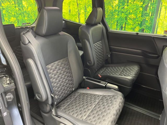 TOYOTA VOXY HYBRID 2023 Image 31