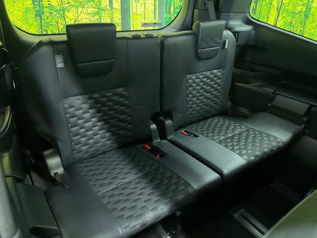 TOYOTA VOXY HYBRID 2023 Image 31