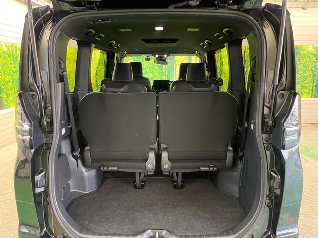 TOYOTA VOXY HYBRID 2023 Image 31