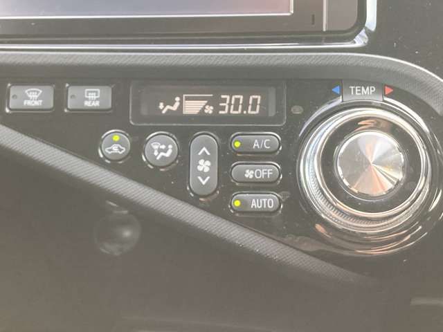 TOYOTA AQUA 2014 Image 31