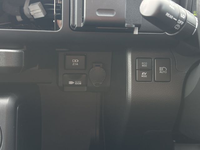 TOYOTA PROBOX VAN HYBRID 2025 Image 31