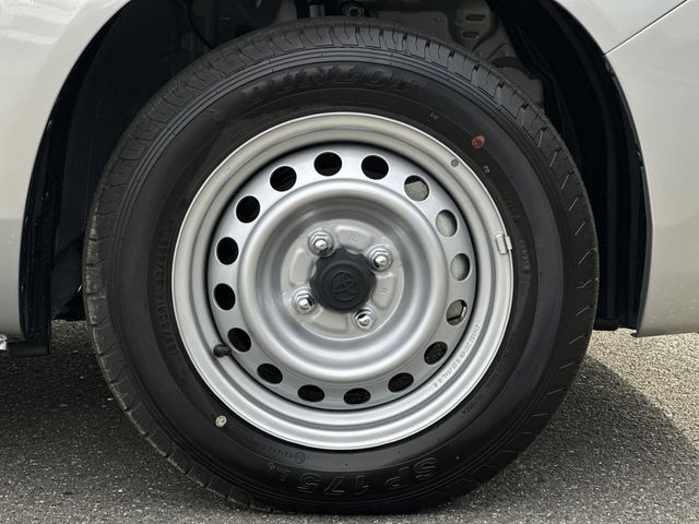 TOYOTA PROBOX VAN HYBRID 2025 Image 31