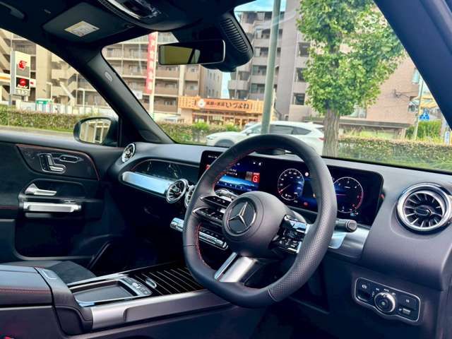 MERCEDES BENZ GLB 2025 Image 31