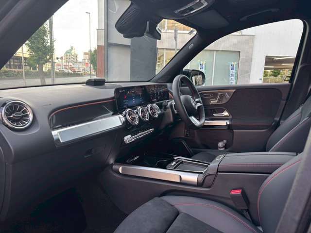 MERCEDES BENZ GLB 2025 Image 31