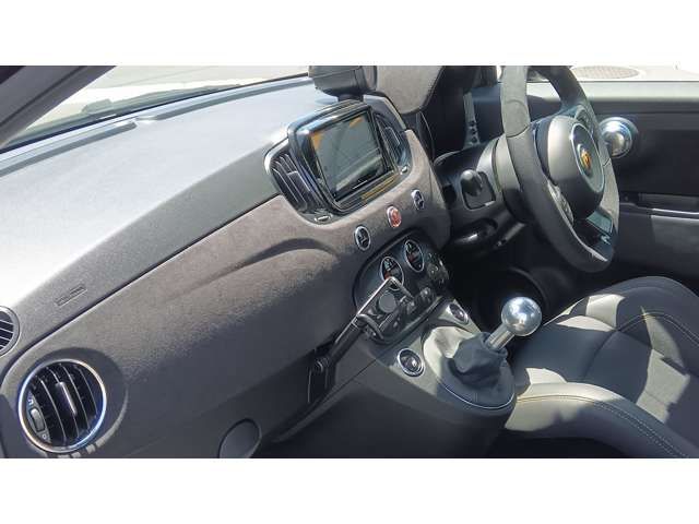 FIAT ABARTH 695 2024 Image 31