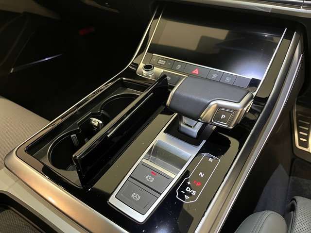 AUDI Q8 2025 Image 31