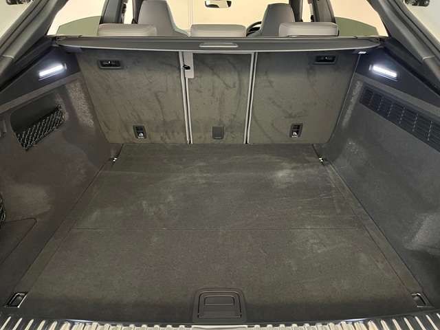 AUDI Q8 2025 Image 31