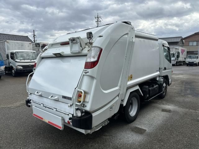 MITSUBISHI CANTER 2018 Image 31