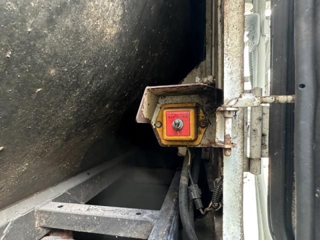 MITSUBISHI CANTER 2018 Image 31