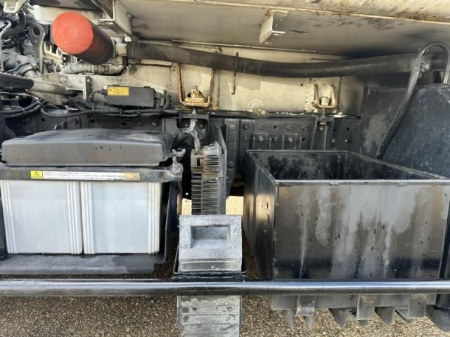 MITSUBISHI CANTER 2018 Image 31