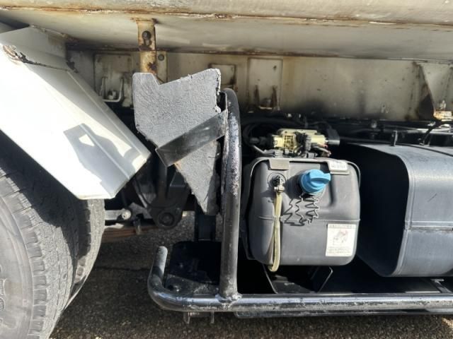 MITSUBISHI CANTER 2018 Image 31