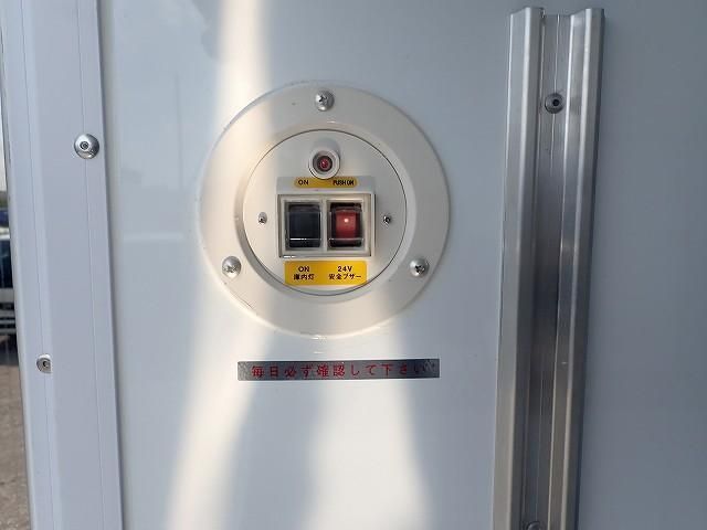 MITSUBISHI CANTER 2025 Image 31