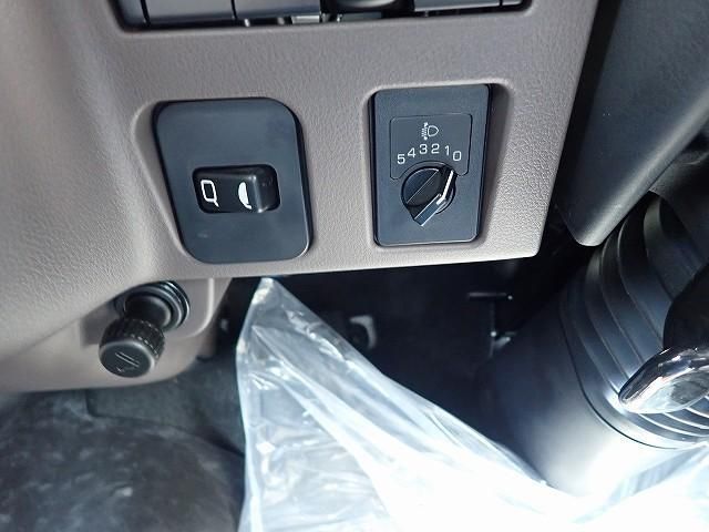 MITSUBISHI CANTER 2025 Image 31