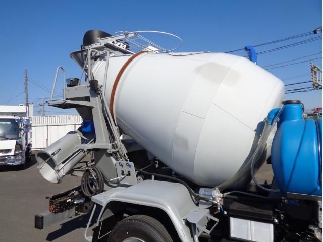 MITSUBISHI FUSOU FIGHTER 2025 Image 31