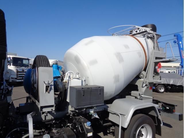 MITSUBISHI FUSOU FIGHTER 2025 Image 31