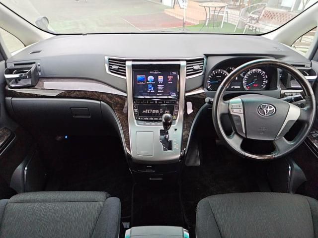 TOYOTA ALPHARD 2013 Image 31