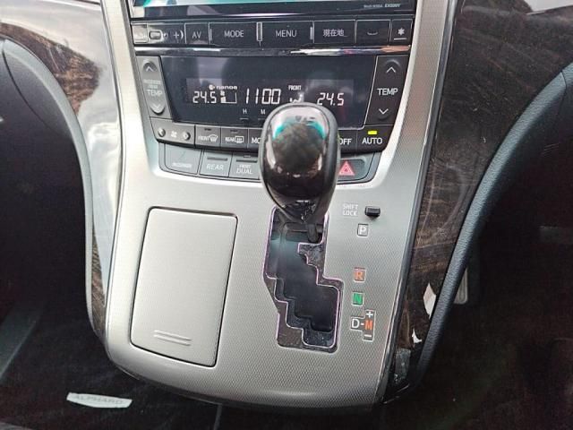 TOYOTA ALPHARD 2013 Image 31