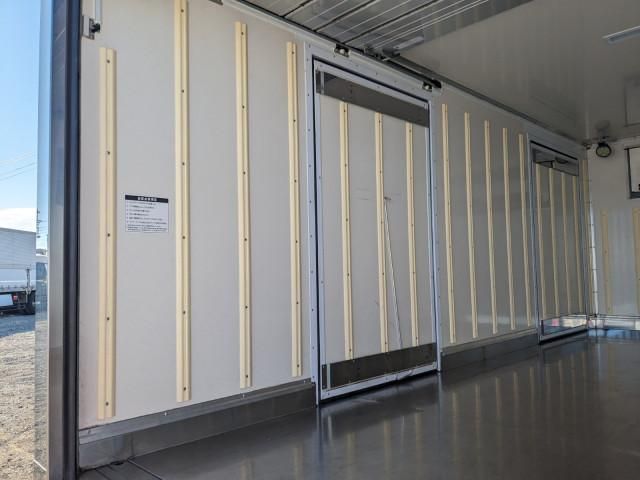 MITSUBISHI CANTER 2020 Image 31