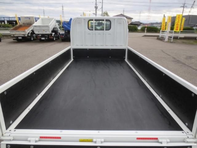 MITSUBISHI CANTER 2024 Image 31