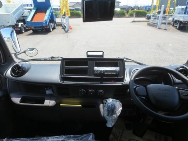 MITSUBISHI CANTER 2024 Image 31