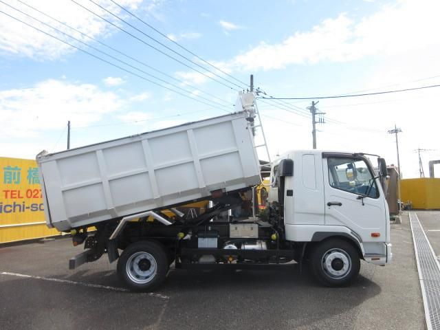 MITSUBISHI FUSOU FIGHTER 2014 Image 31