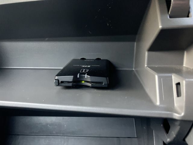 TOYOTA PRIUS 2010 Image 31