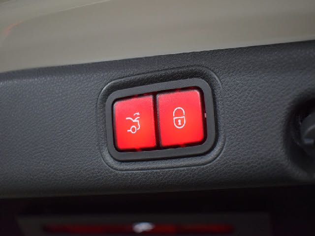 MERCEDES BENZ E CLAS 2020 Image 31