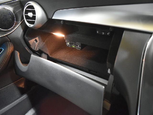 MERCEDES BENZ C CLAS 2017 Image 31