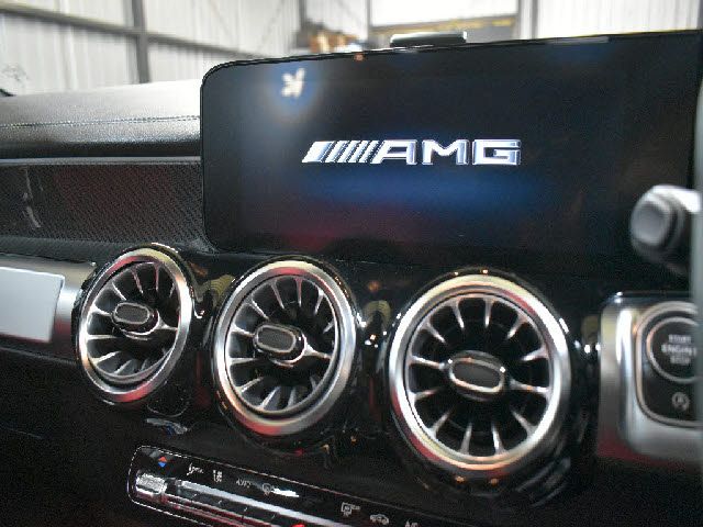 MERCEDES BENZ MERCEDES AMG GLB CLA 2023 Image 31