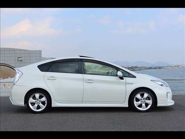 TOYOTA PRIUS 2013 Image 31
