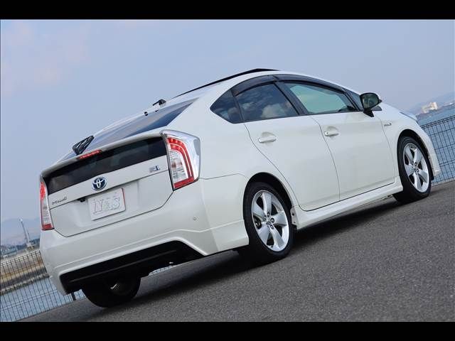 TOYOTA PRIUS 2013 Image 31