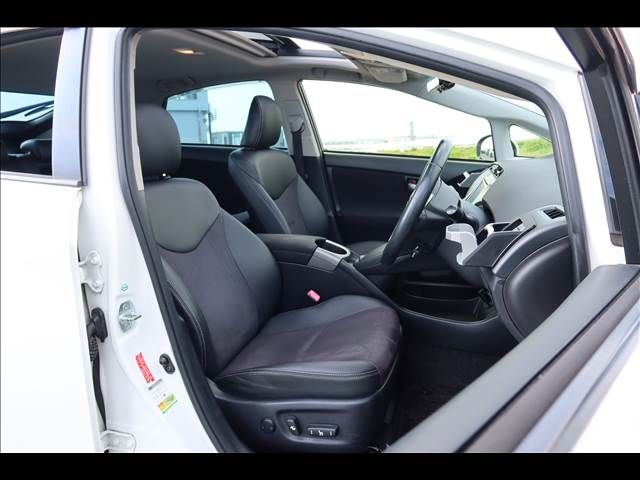 TOYOTA PRIUS 2013 Image 31