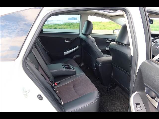 TOYOTA PRIUS 2013 Image 31