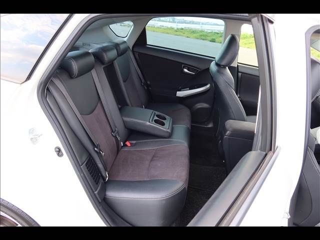 TOYOTA PRIUS 2013 Image 31