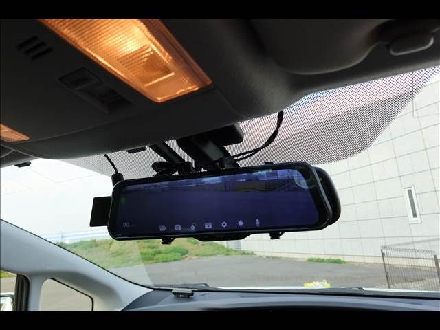 TOYOTA PRIUS 2013 Image 31