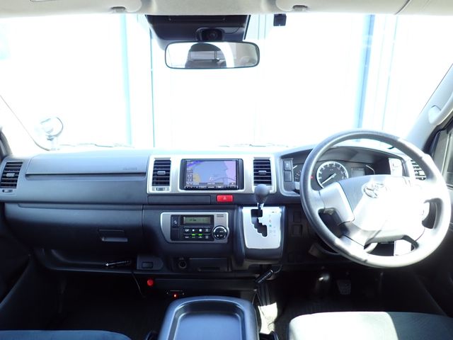 TOYOTA HIACE VAN 2WD 2020 Image 31