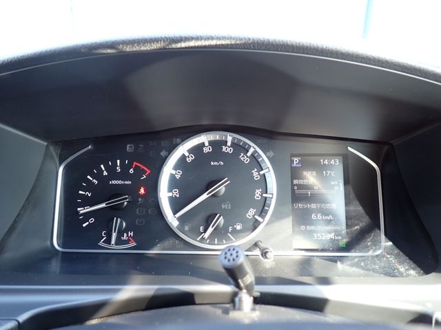 TOYOTA HIACE VAN 2WD 2020 Image 31