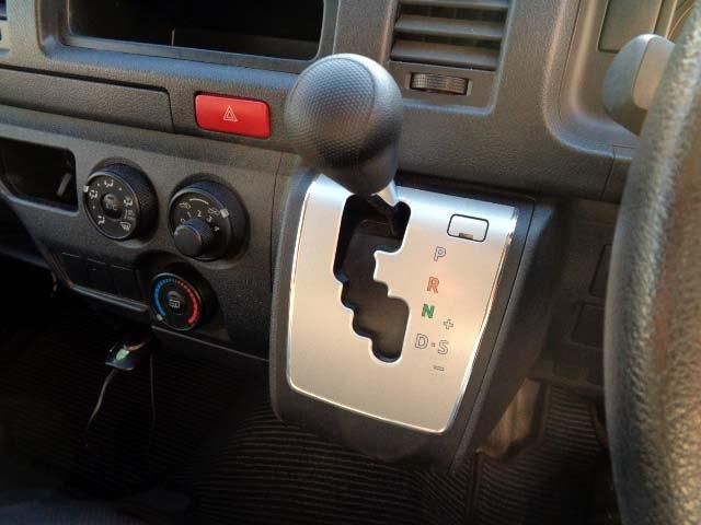 TOYOTA HIACE VAN 2WD 2015 Image 31