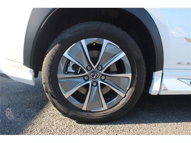 TOYOTA LEXUS UX300E 2021 Image 31