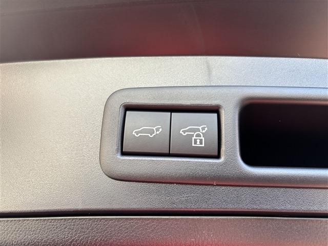 TOYOTA LEXUS UX250H 2023 Image 31